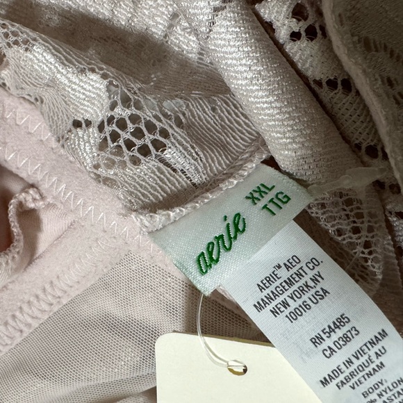 Aerie Eyelash Lace Padded Plunge Bralette in Nude - Picture 8 of 9